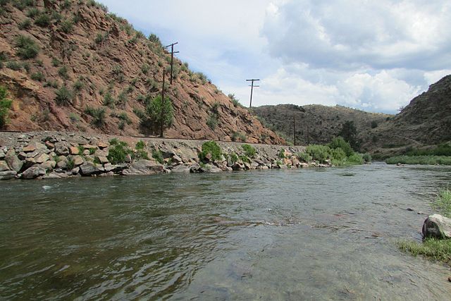 Arkansas River - https://upload.wikimedia.org/wikipedia/commons/thumb/c/c4/Arkansas_River_2016-07-12_517.jpg/640px-Arkansas_River_2016-07-12_517.jpg