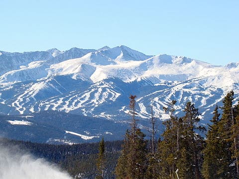 Breckenridge - https://upload.wikimedia.org/wikipedia/en/thumb/e/eb/Breckenridge_Ski_Area_from_Dercum_Mountain%2C_Keystone_Ski_Area.jpg/480px-Breckenridge_Ski_Area_from_Dercum_Mountain%2C_Keystone_Ski_Area.jpg