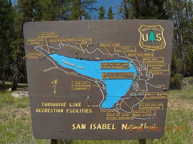 Turquoise Lake - https://upload.wikimedia.org/wikipedia/commons/thumb/f/fb/Turquoise_Lake_Leadville_Colorado_-_panoramio.jpg/640px-Turquoise_Lake_Leadville_Colorado_-_panoramio.jpg