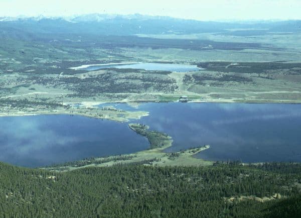 twin-lakes-colorado https://en.m.wikipedia.org/wiki/File:Twin_Lakes,_Colorado.jpg